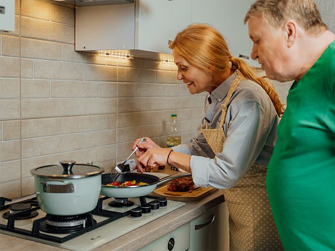 Delimano посуда с антипригарным покрытием и стальными ручками